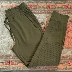 Splendid Iris|Olive Green women’s Casual joggers Pants|Medium|EUC